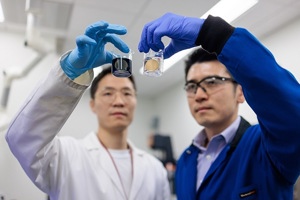 Dark Nanoparticles Make Kidney Stone Removal Faster and Safer AZO Nano